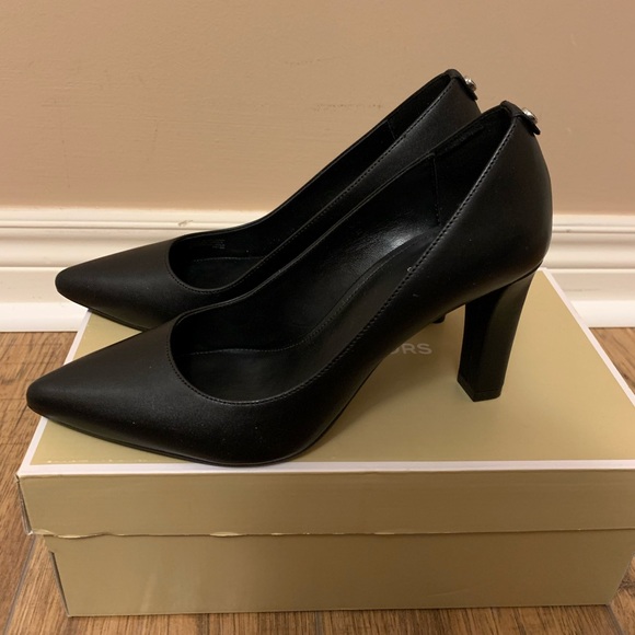 Brand New - Never Worn Michael Kors Abbi Flex Pump - Size 7M US